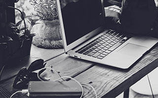 意甲知名评论员：米兰前35分钟对罗马毫无办法，没丢球主要是得益于稳固防守和精神